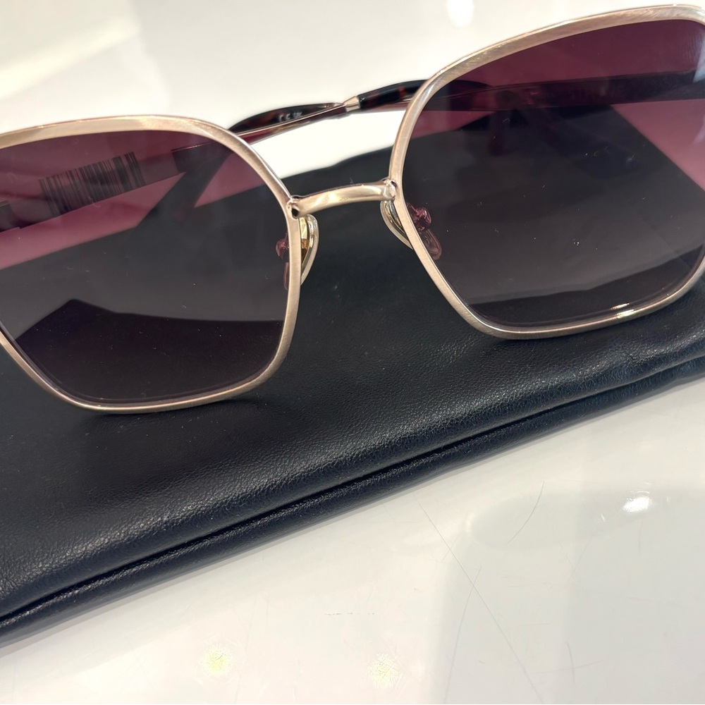 NWT Quay 5th Ave sunglasses